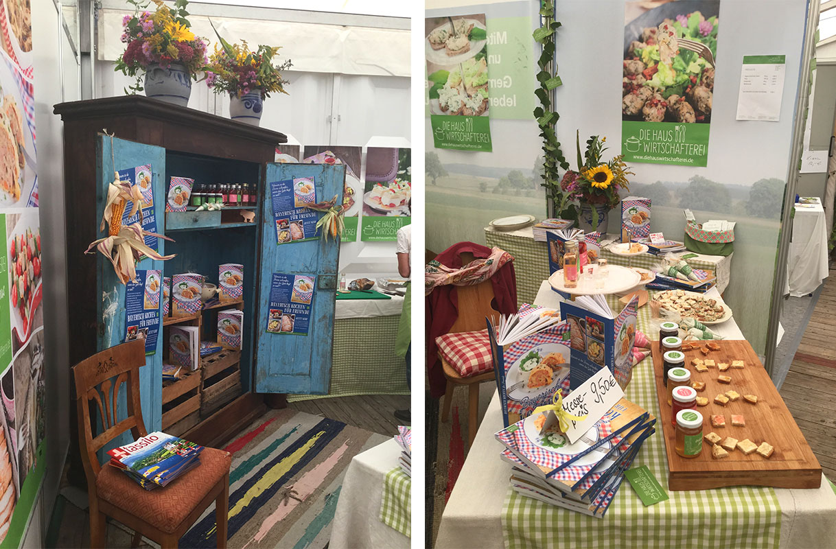Unser Stand in Halle H - mit dabei ein alter Bauernkasten gefüllt mit unserem Buch und natürlich viele Kostproben.