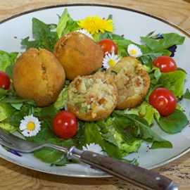 KRAUTKRAPFEN und ALMKNÖDEL KRAUTKRAPFEN und ALMKNÖDEL